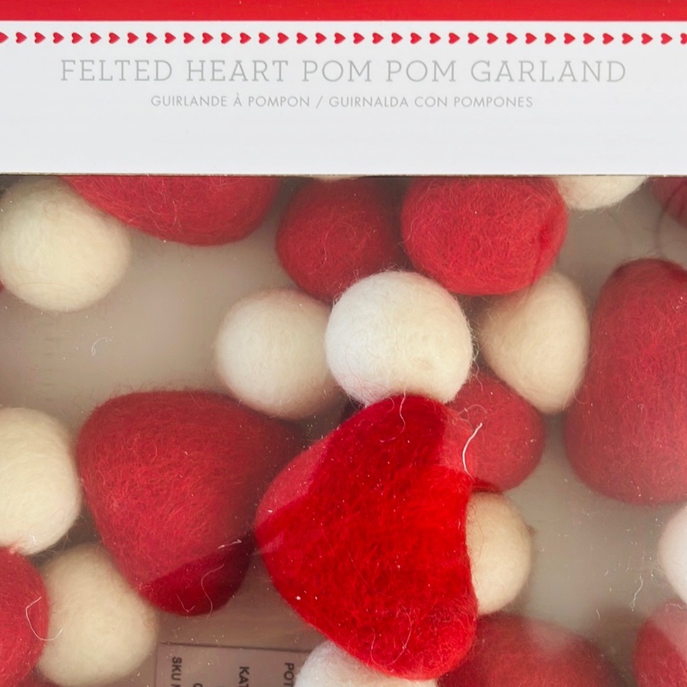 Pottery Barn Kids Felted Wool Heart Pom-Pom Garland - Picture 7 of 13